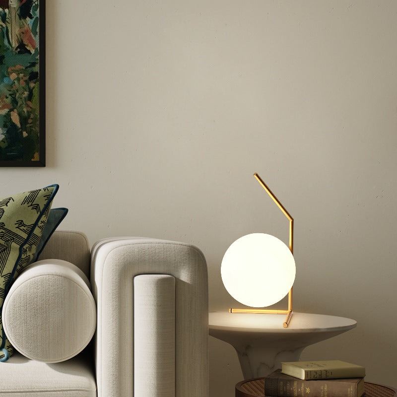 Rynx Classic Nordic Table Lamp