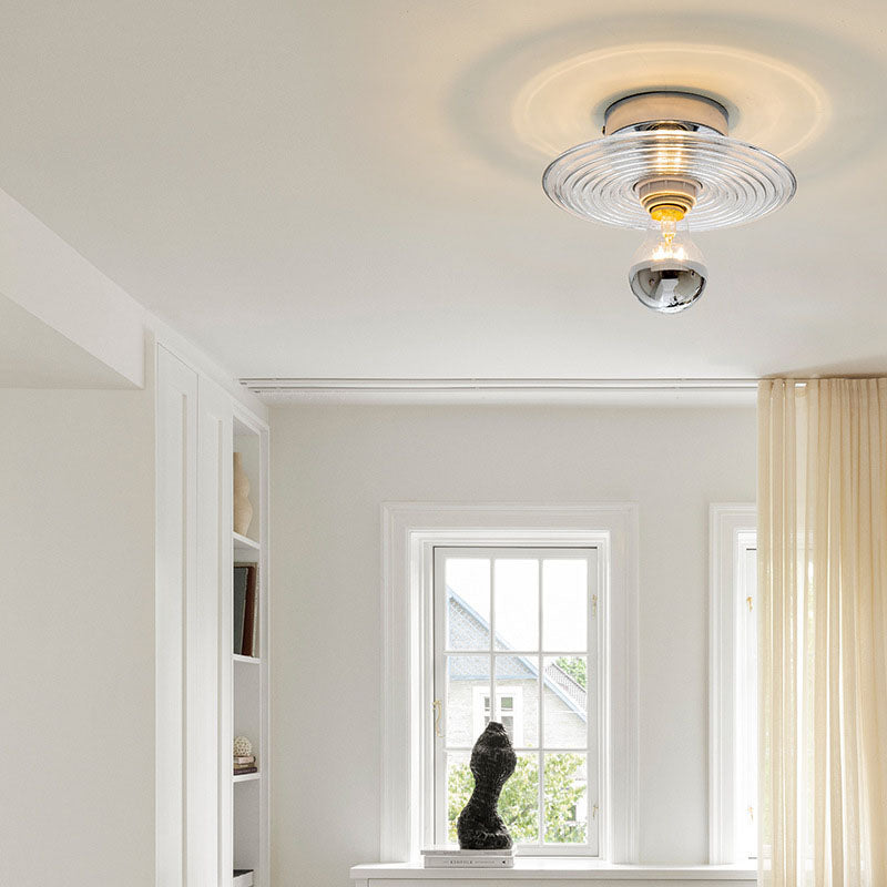Rynx | Timeless glass wall lamp for versatile lighting