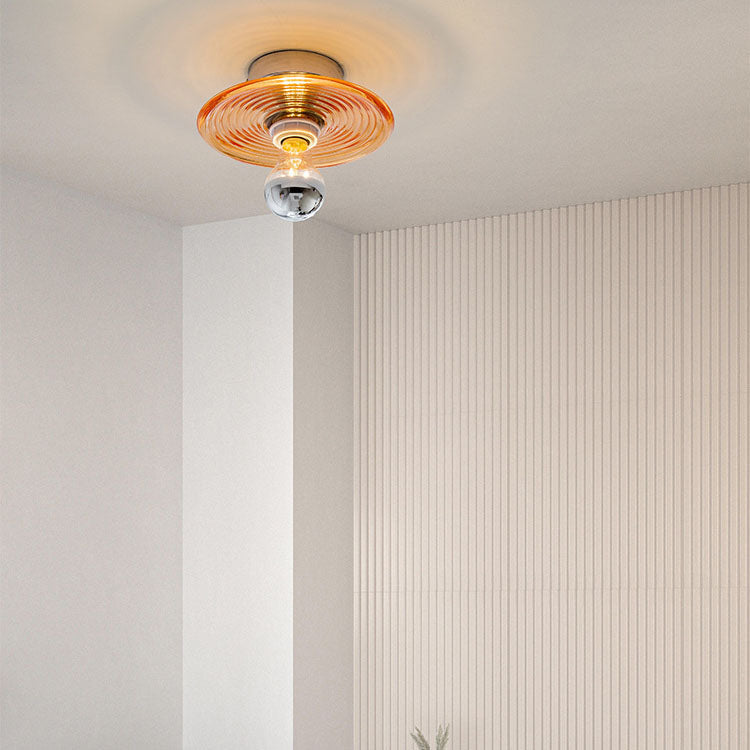 Rynx | Timeless glass wall lamp for versatile lighting