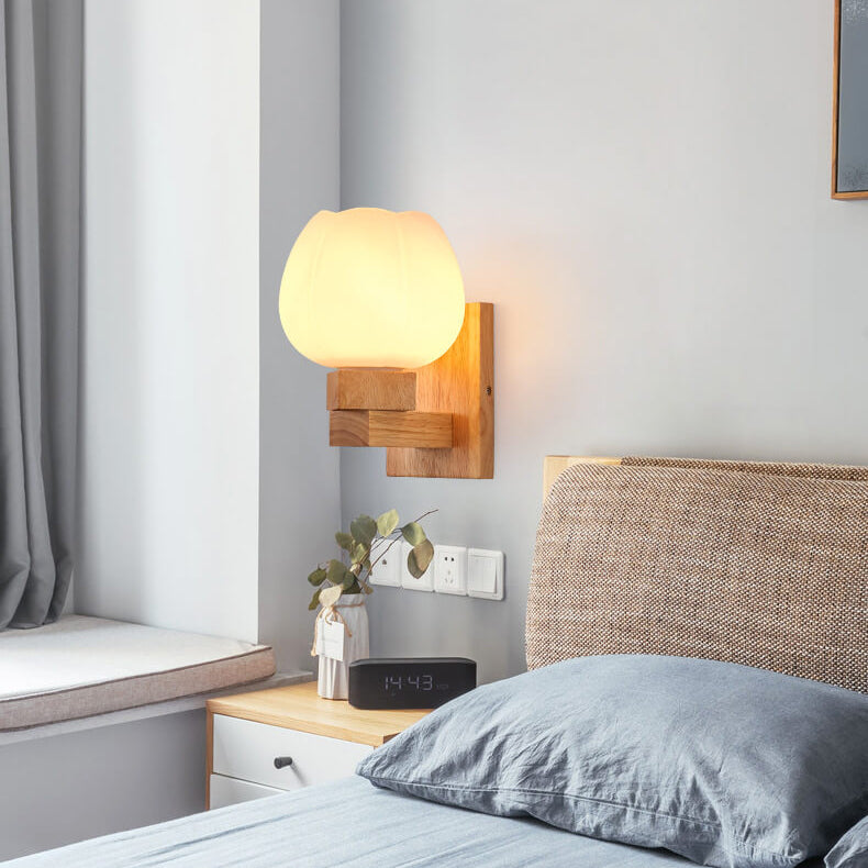 Rynx | Nordic Minimalist Wall Lamp with Glass and Wood