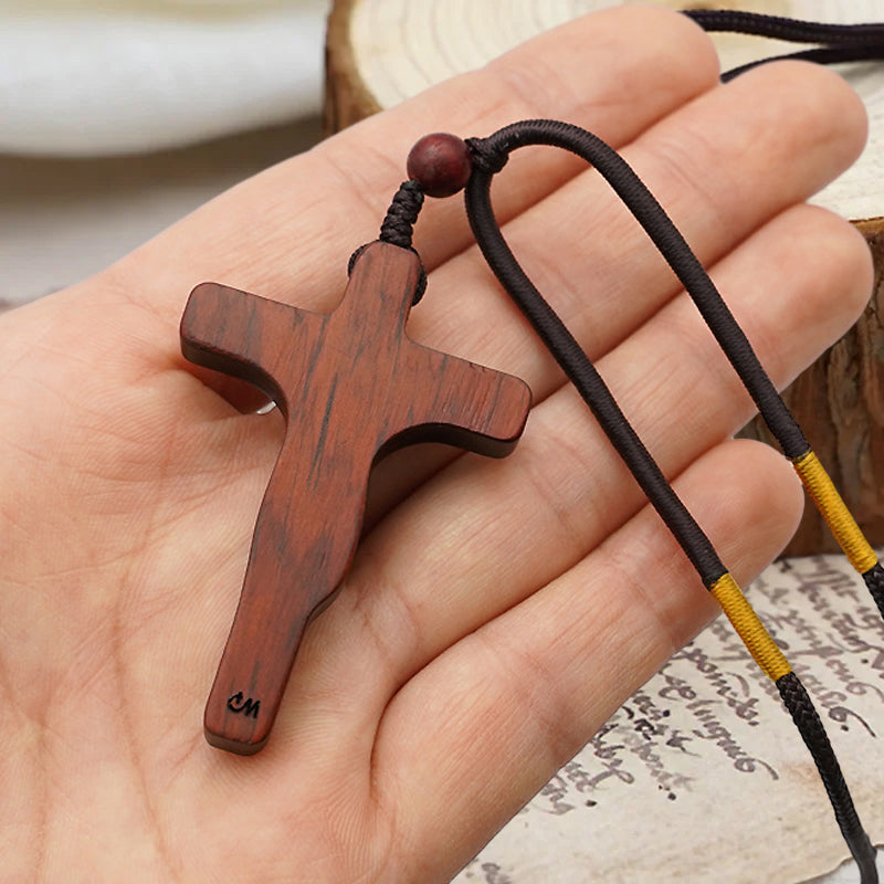 Rynx | Jesus-Cross-Necklace made of Wood