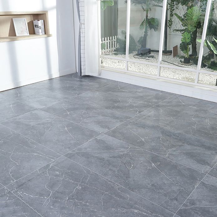 Rynx | Waterproof PVC flooring wood look self-adhesive fire-resistant PVC flooring