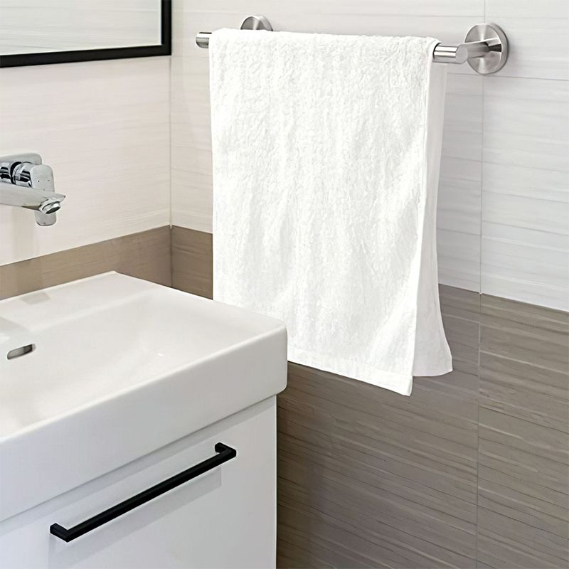 Rynx | Metal Simple Bathroom Accessories as a Single Piece or in a Set in Silver
