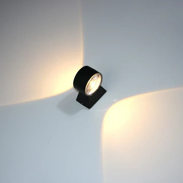 Rynx | AquaShield - Waterproof Aluminum garden lamp