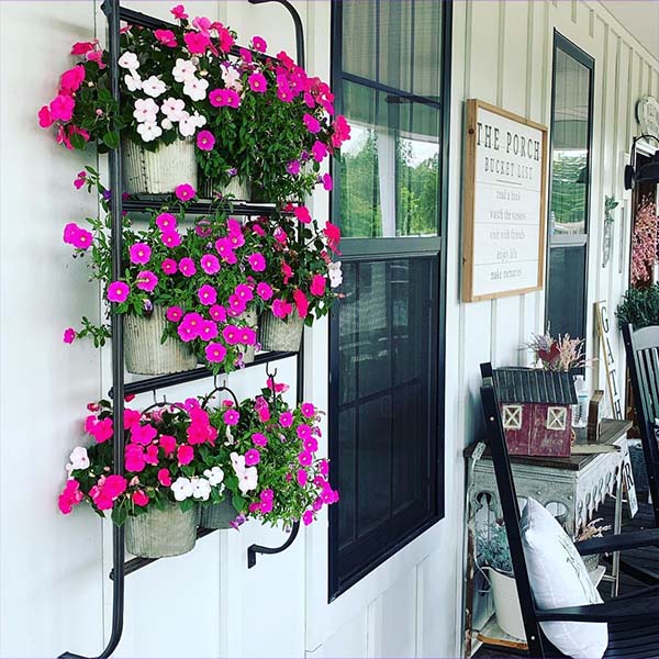 Rynx | Natural metal wall flower pot with buckets