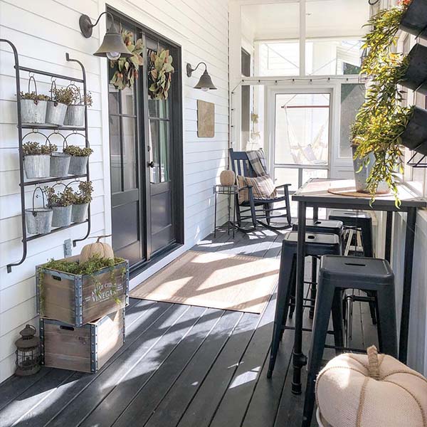Rynx | Natural metal wall flower pot with buckets
