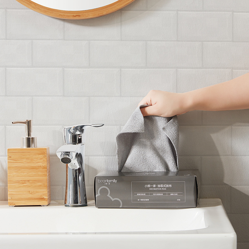 Rynx | Retractable absorbent microfiber cloths