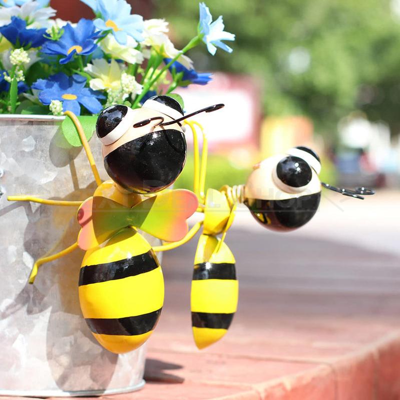 Rynx | 2 Parts - Metal Bee Garden Decor