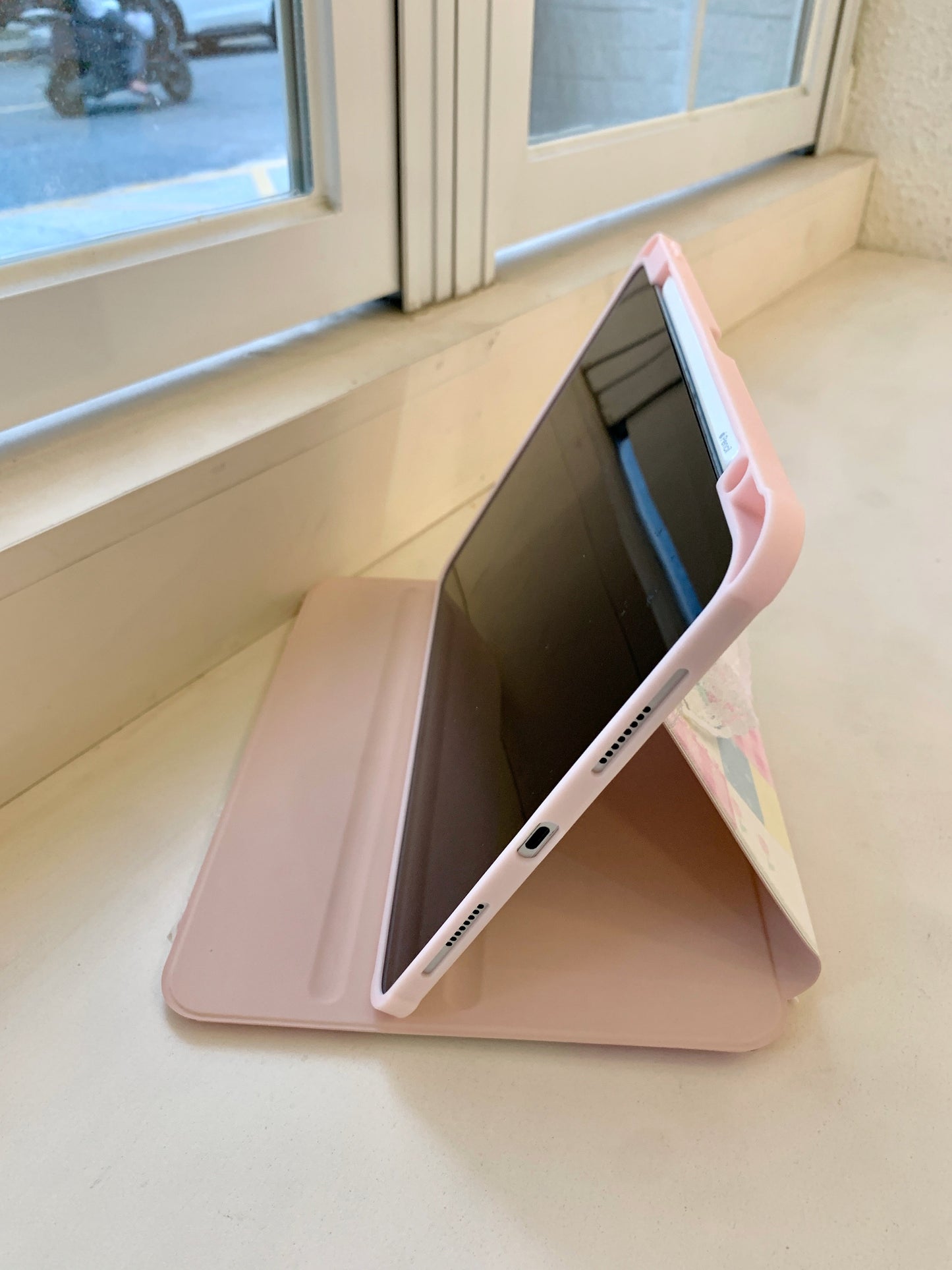 Rynx | Pastel Patchwork Lace iPad Case – Sweet Bows, Stand Case