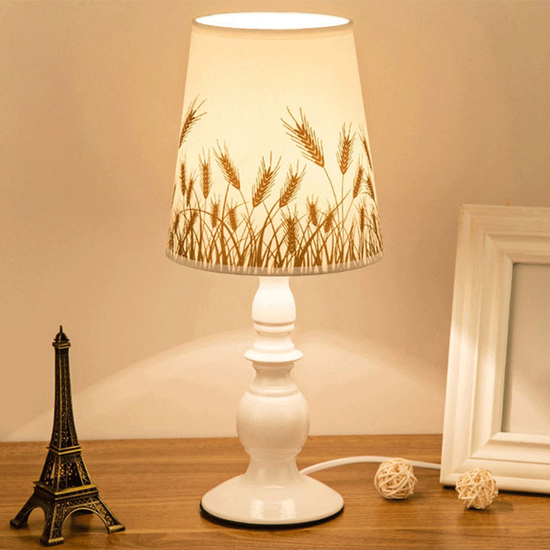 Rynx | Lumivelle – Classic white table lamp