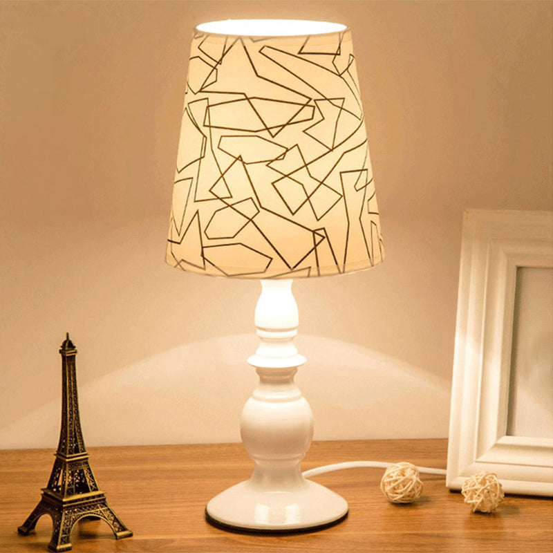 Rynx | Lumivelle – Classic white table lamp
