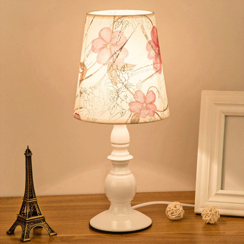 Rynx | Lumivelle – Classic white table lamp