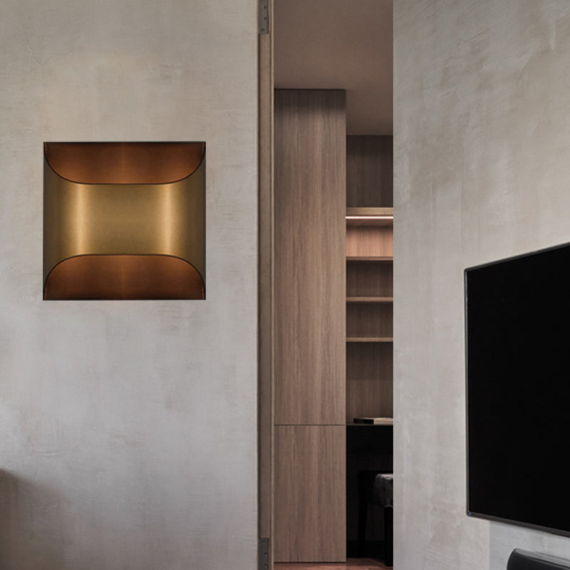 Rynx | Colonial Square/Rectangular Wall Lamp 1 Main Metal Surface Mounted Wall Lamp in Brass for Bedroom