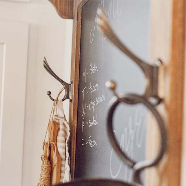 Rynx | Multifunctional rustic table shelf with hooks