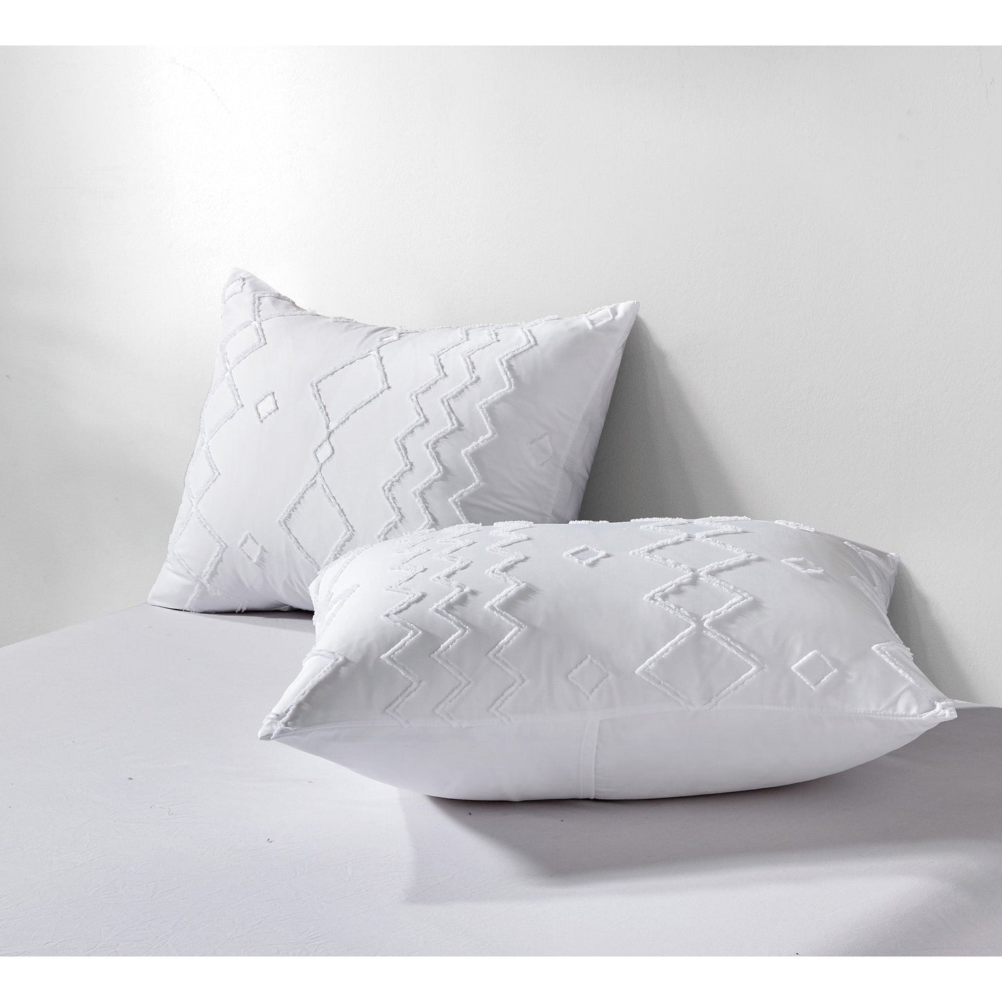 Rynx | 3-piece set: Bibb Home tufted cut duvet bedding