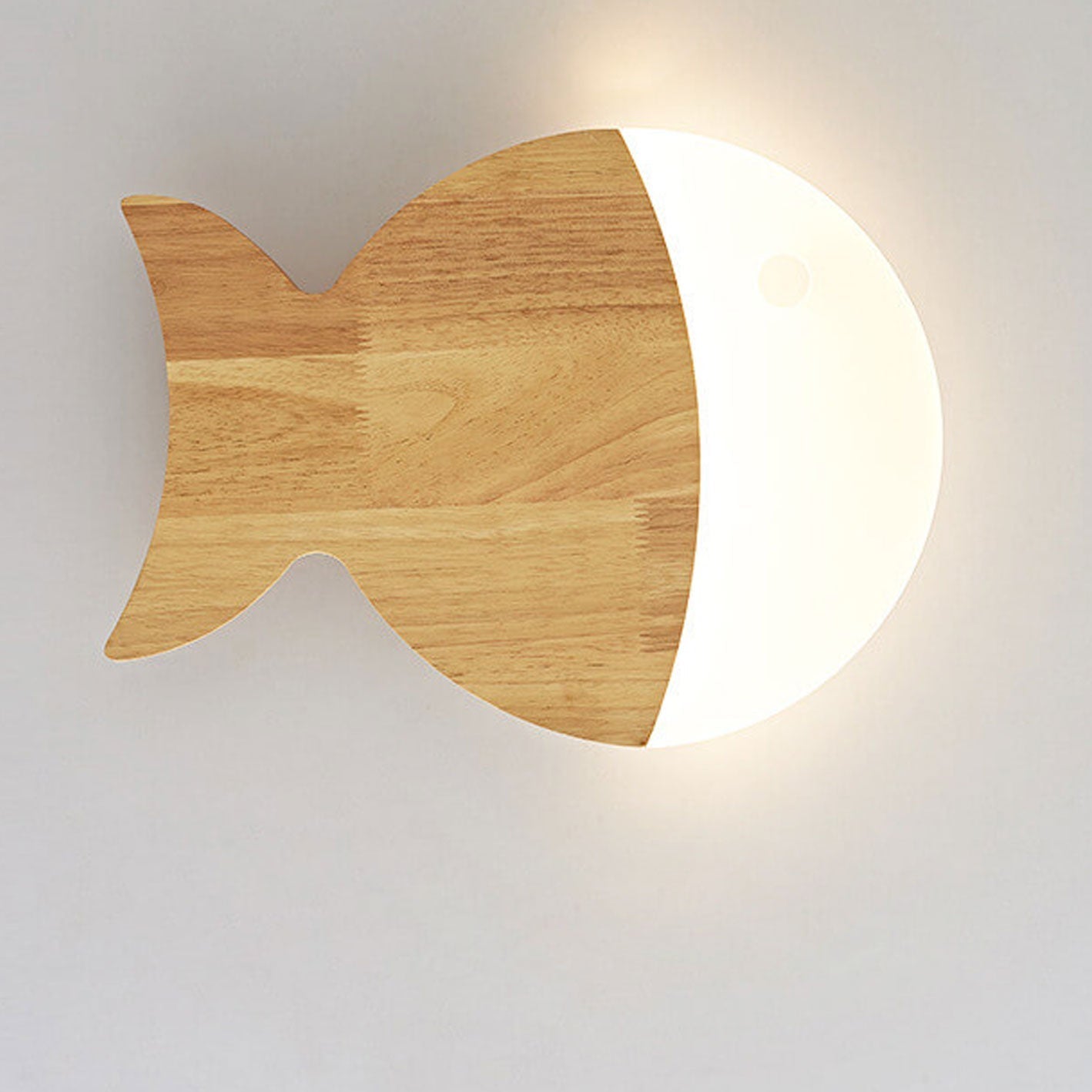 Rynx | Fynnora Nordic Wall Lamp | Oak & Acrylic | Minimalist Fish Design | LED Lighting