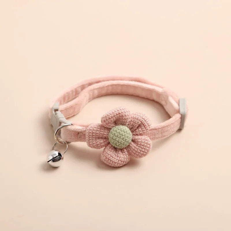 Rynx | Adjustable Cat Collar with Cute Flower and Bell