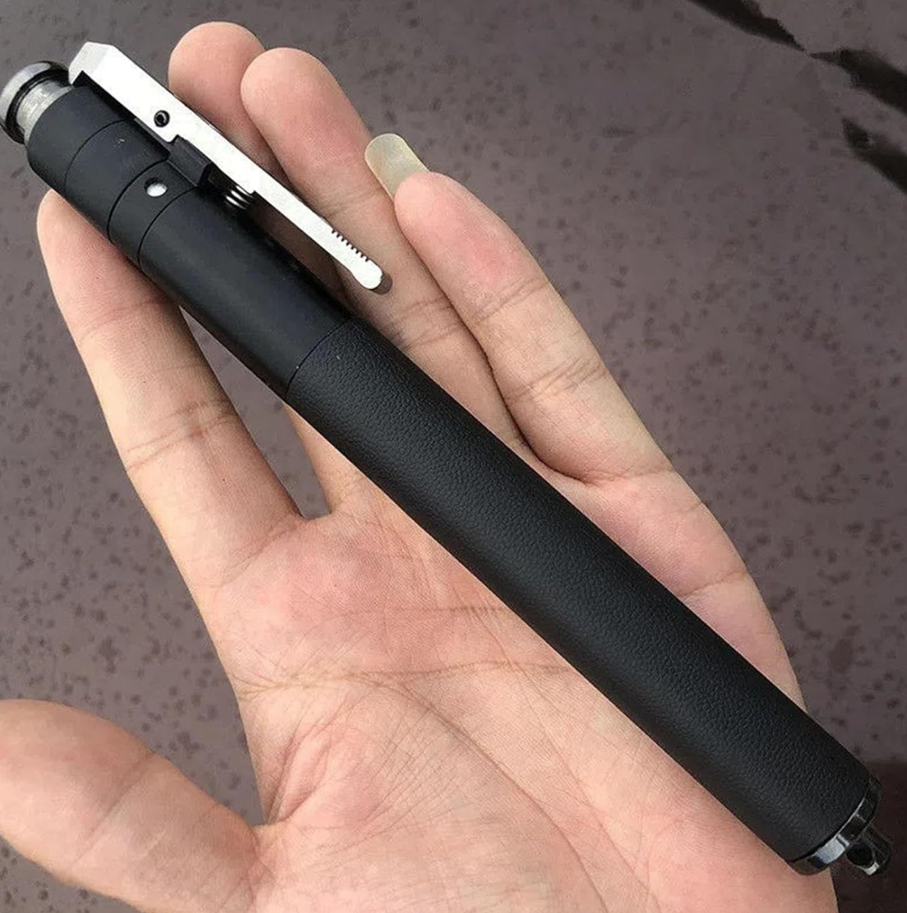 Rynx | Automatic retractable defense baton