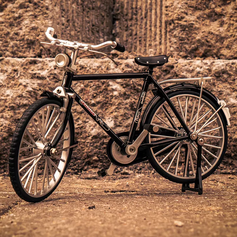 Rynx | Retro Bicycle Model Ornament