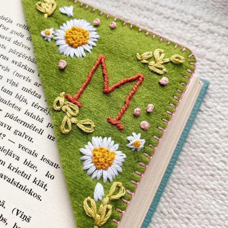 Rynx | Personalized hand-embroidered corner bookmark