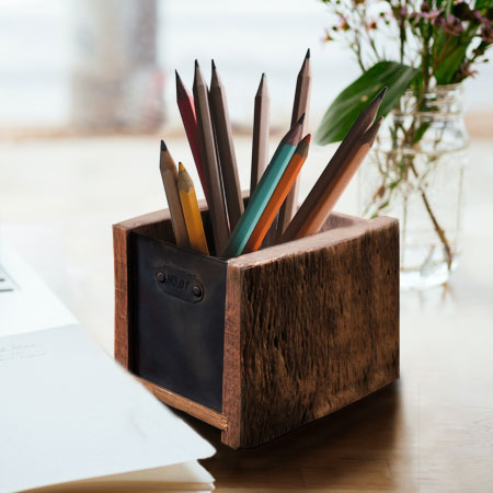 Rynx | Rustic wood pencil holder