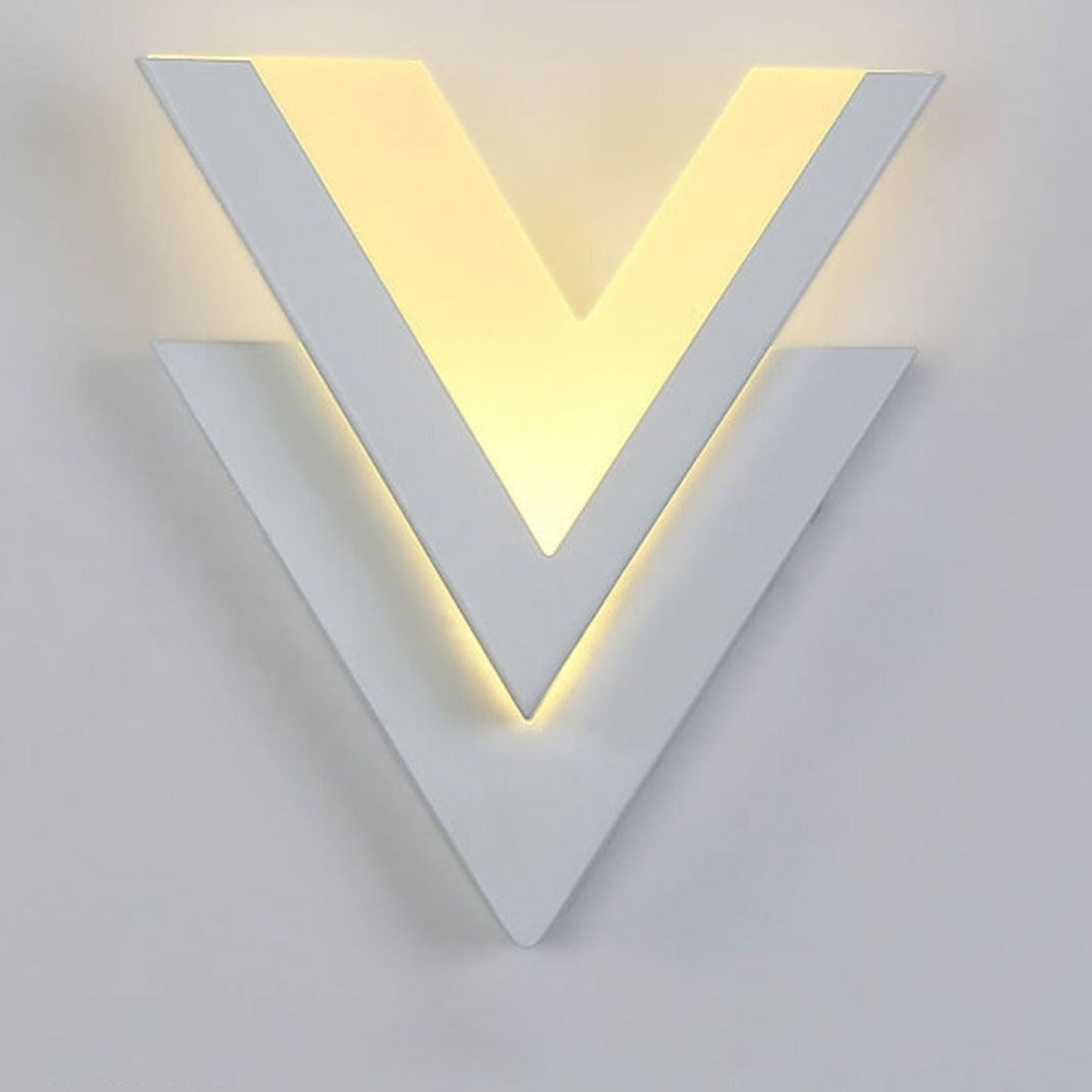 Rynx | Minimalist V-shaped LED wall lamp