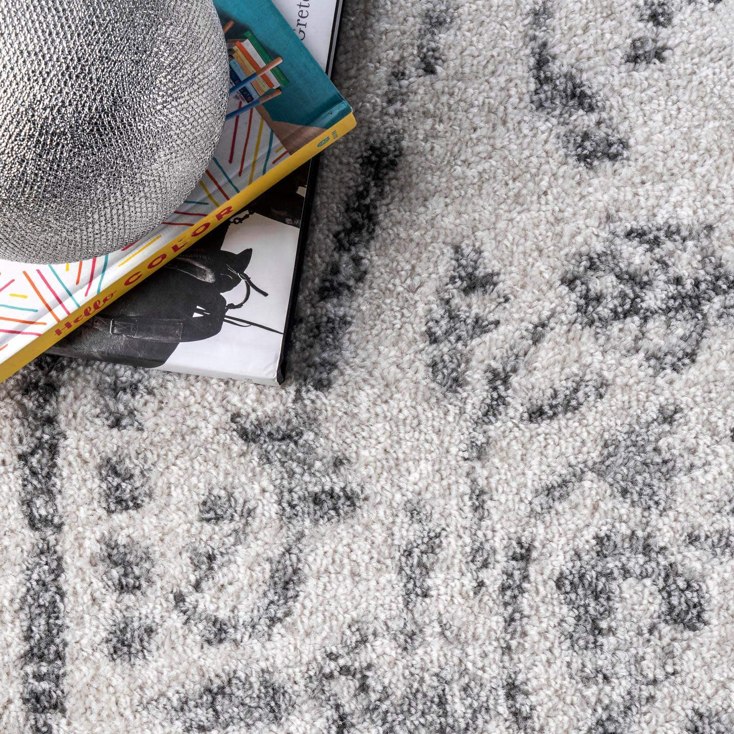 Rynx | nuLOOM Arlena Vintage Area Rug, 4' Round, Black