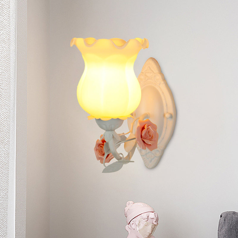 Rynx | 1 Light Sconce Light Fixture with Flower Glass Rustic Bedroom Wall Lamp with Bloom Deco in White/Green