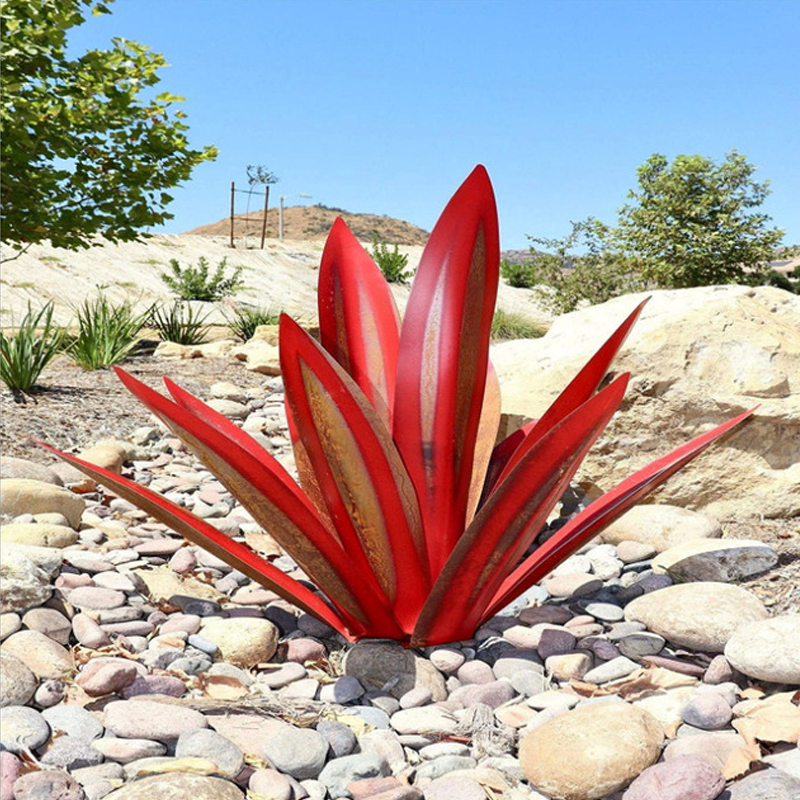 Rynx | Waterproof Solar Garden Agave Lamp Decoration Red