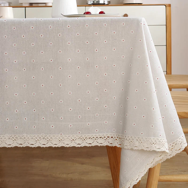 Rynx | Polyester bedding with lace edge