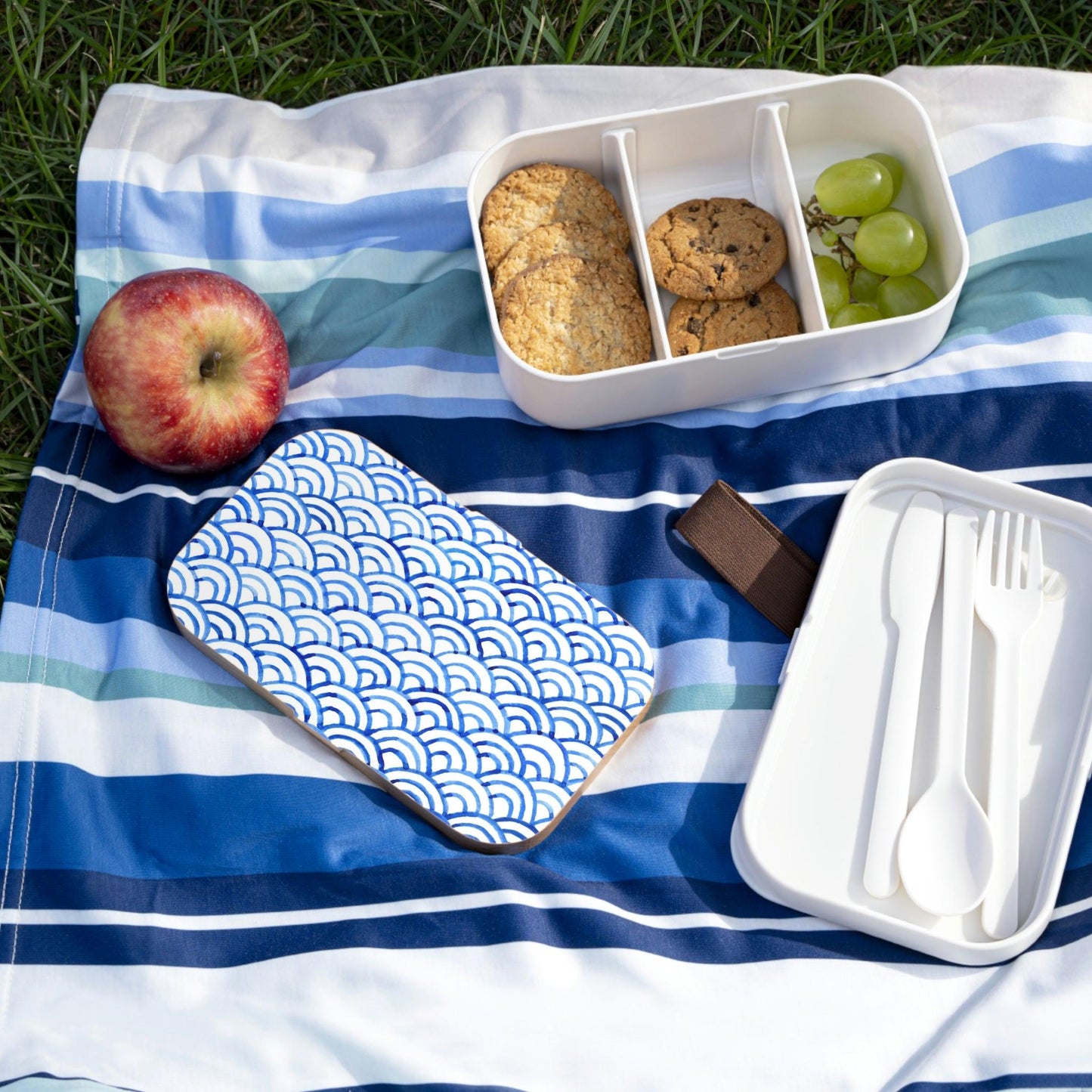 Rynx | Stylish customizable wooden lid bento box for trendy on-the-go eating