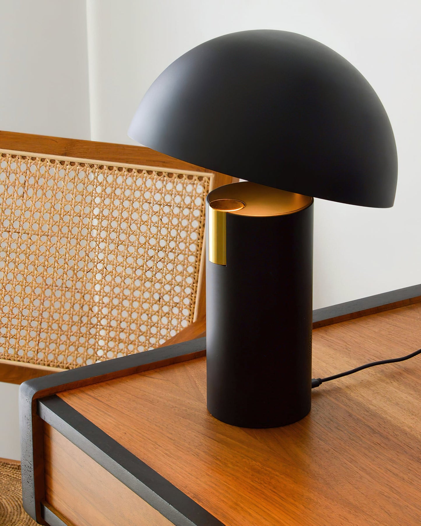 Rynx | Avo Table Lamp