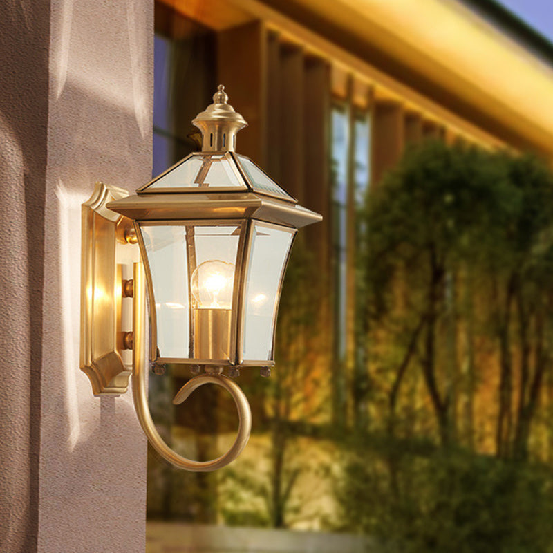 Rynx | Traditional European trapezoidal copper glass 1-light wall lamp for garden