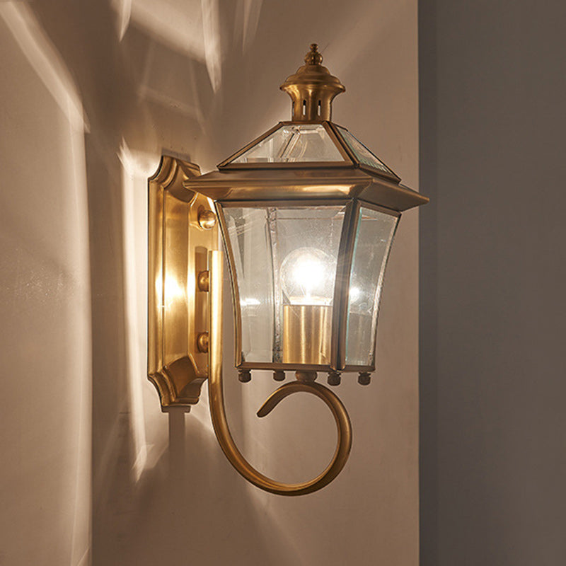 Rynx | Traditional European trapezoidal copper glass 1-light wall lamp for garden
