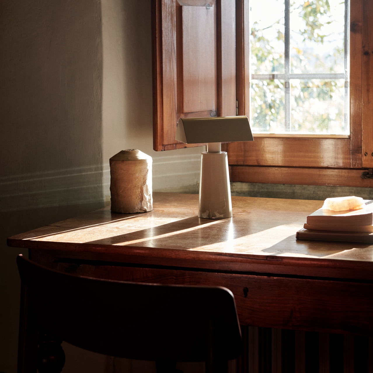 Rynx | Caret Table Lamp