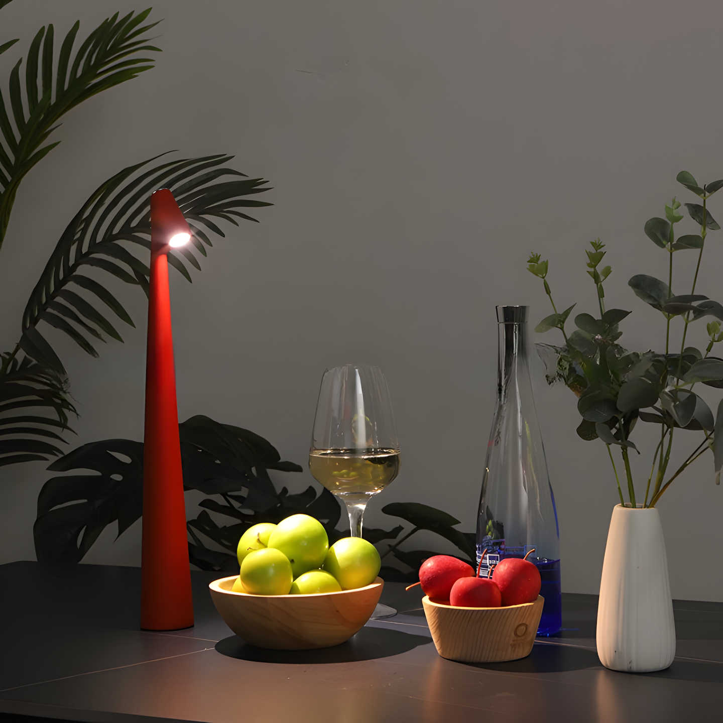 Rynx | LunaSlim Elegant Table Lamp with Wireless Functionality