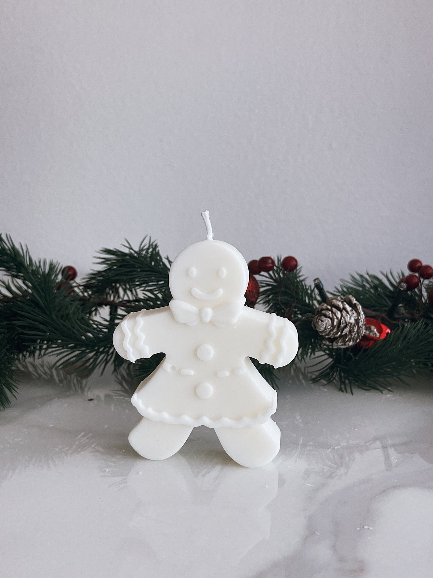 Rynx | Mrs Gingerbread Candle