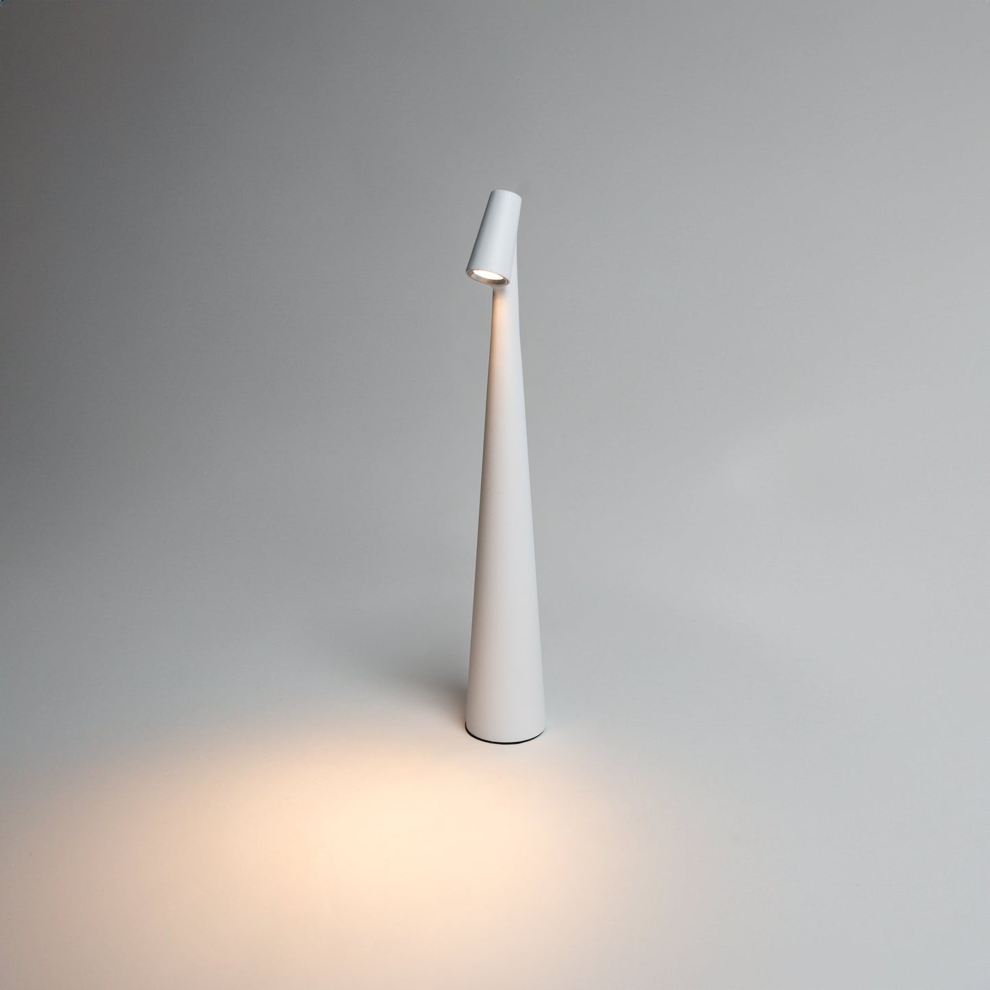 Rynx | Lumi Slim Rechargeable Table Lamp