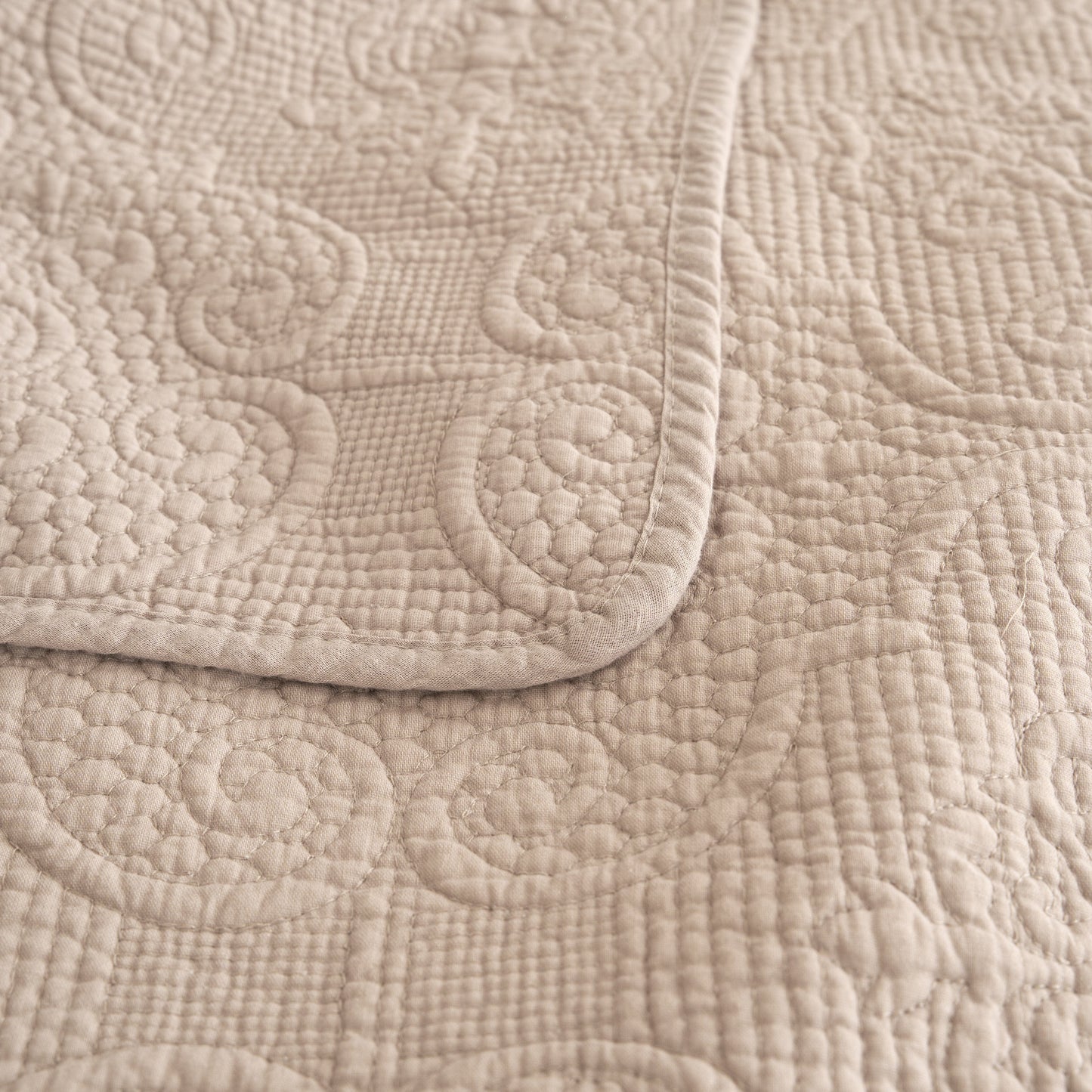 Rynx | Neutral Taupe Beige Sandy Elegant Matelassé Cotton Quilted Bedspread Set