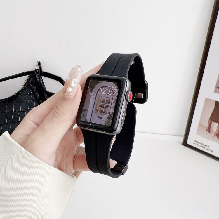 Rynx | For Apple Watch Series 9 45mm Magnetic Square Buckle Silicone Band (Black)