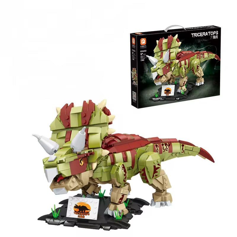 Rynx | Dinosaur World Triceratops Building Blocks Set 954 Pieces
