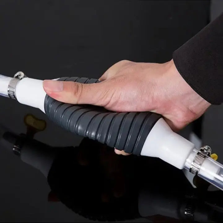 Rynx | Liquid suction pump for quick cleaning