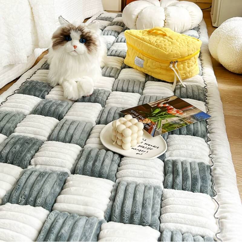 Rynx | Comfortable Sofa Cover - GardenGuard