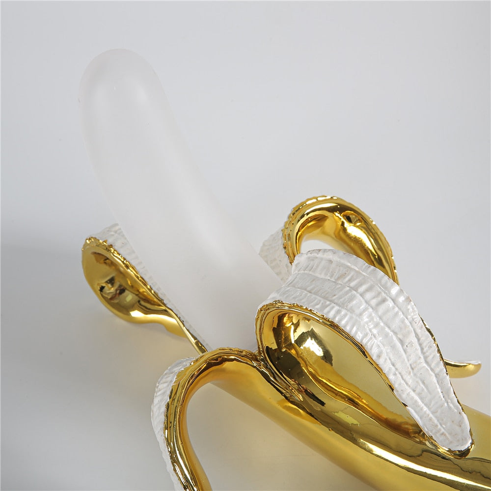 Rynx | Chiquita Charm - Playful table lamp with banana and USB connection | Perfect addition to any home or office