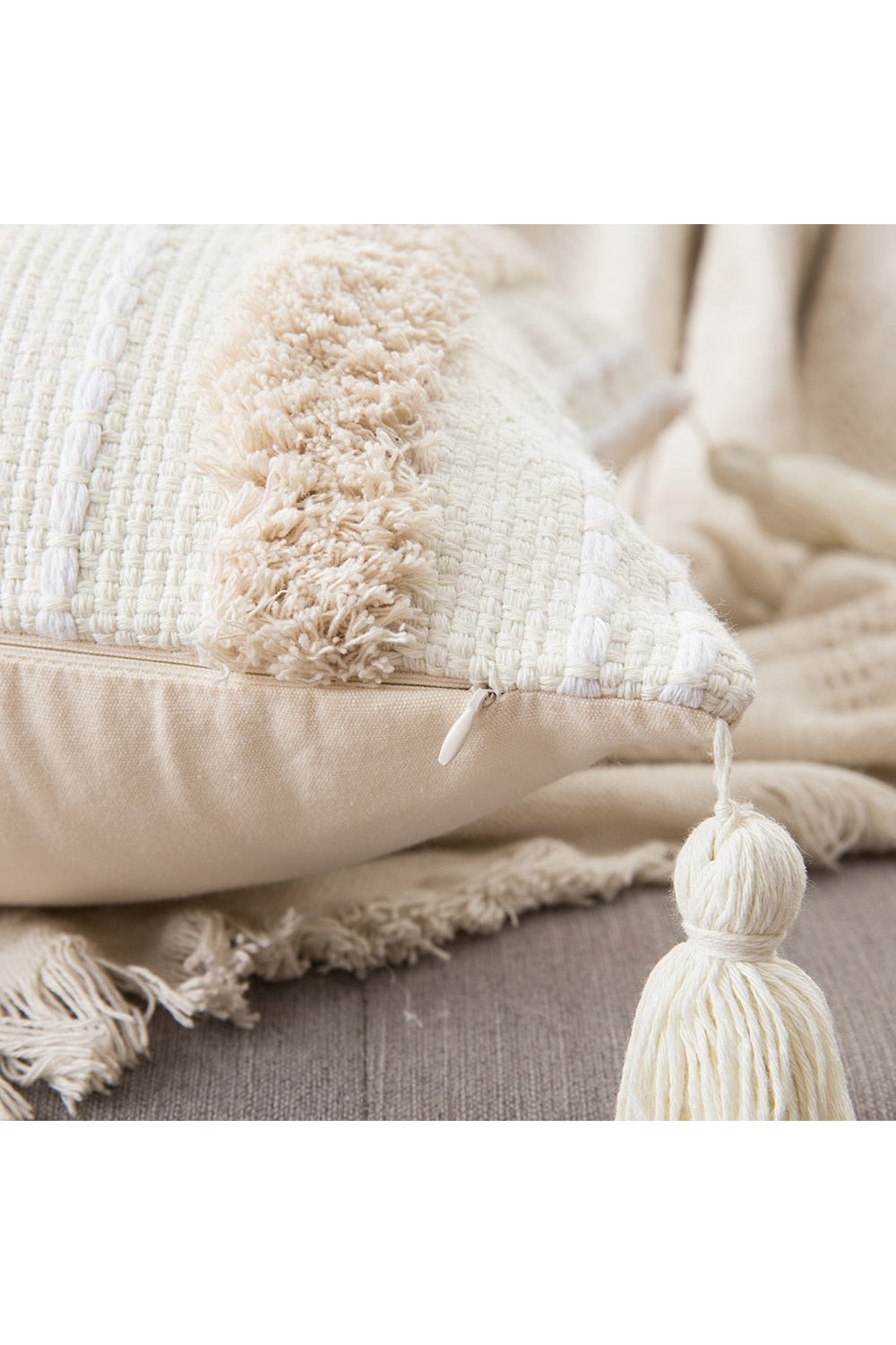 Rynx | tufted cushion cover