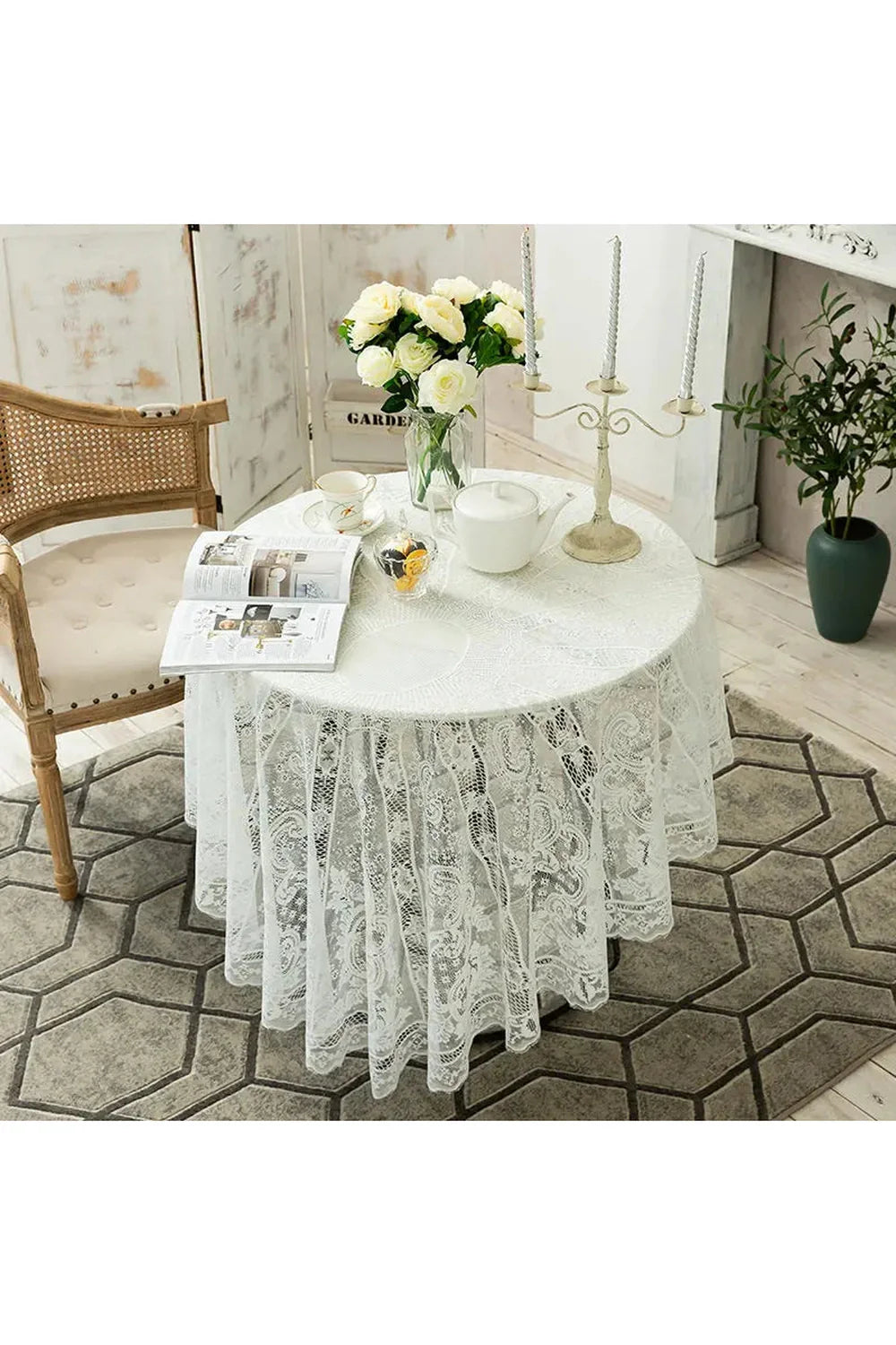 Rynx | Lace Tablecloth