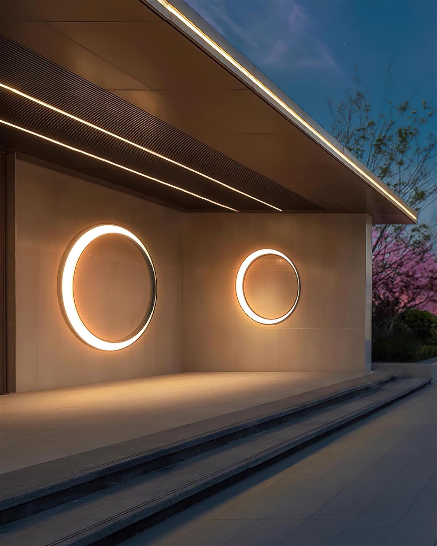 Rynx | Half Moon Outdoor Wall Lamp