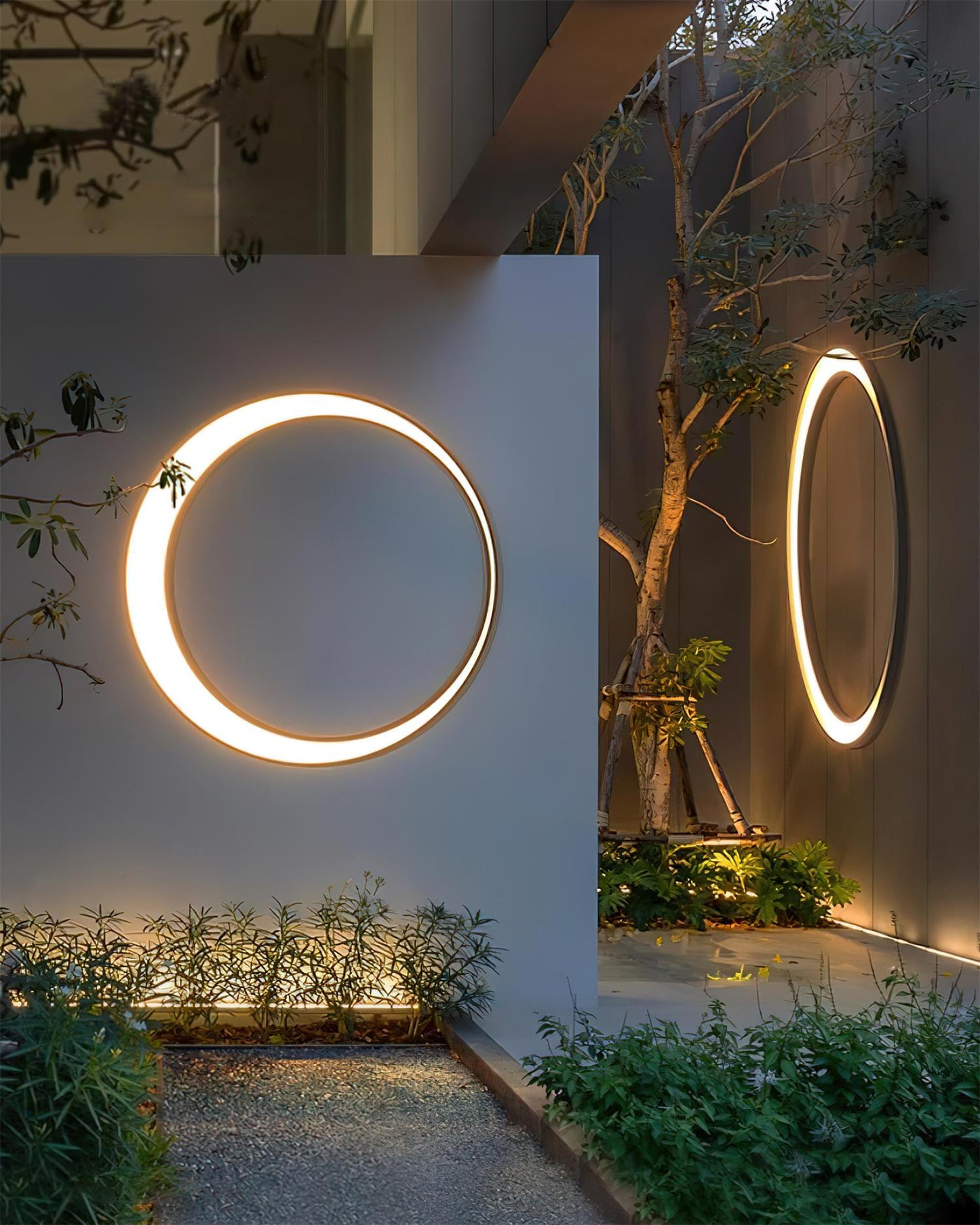 Rynx | Half Moon Outdoor Wall Lamp