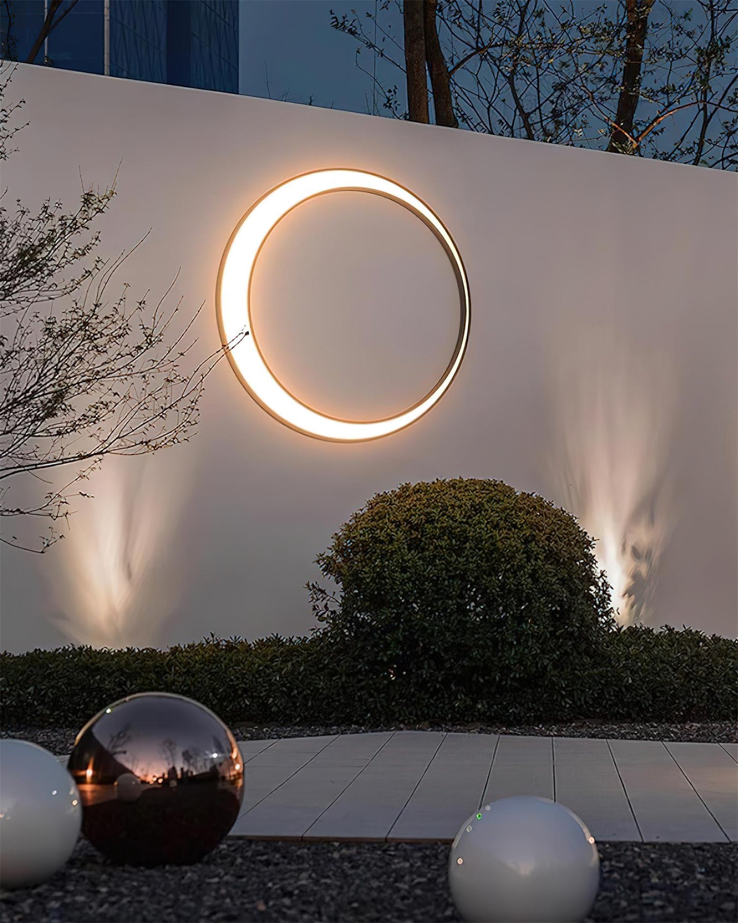 Rynx | Half Moon Outdoor Wall Lamp