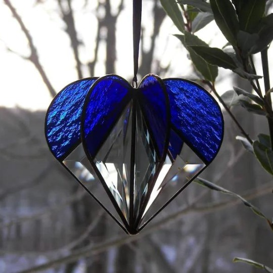Rynx | RadiantHearts - Handcrafted heart decorations made of colorful glass